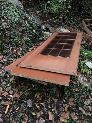 Recco, contrasto al fenomeno dell'abbandono dei rifiuti, decine di sanzioni ai trasgressori