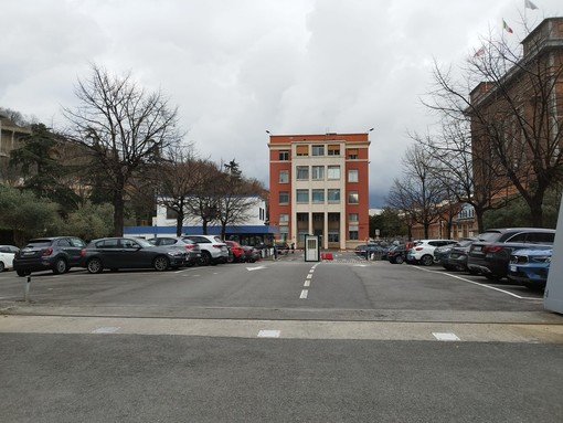 Ansaldo Energia, l'azienda compra auto nuove ai dirigenti, ira della Fiom: &quot;60 mila euro a vettura&quot;