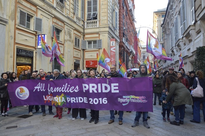 All Families Pride, in piazza per dire che "è l'amore che crea una famiglia"
