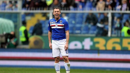 Antonio Cassano positivo al covid è ricoverato al San Martino, la moglie: "E' vaccinato con due dosi"