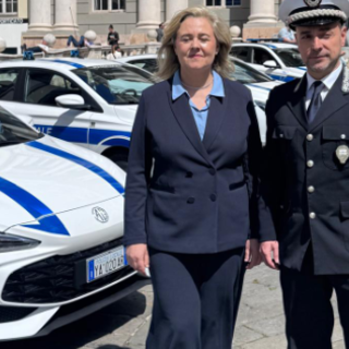 Potenziato il parco mezzi della Polizia Locale con la presentazione di 11 nuove autovetture di servizio