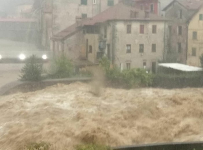 Maltempo record in Liguria, Legambiente: "Basta con la retorica della fragilità del territorio, la politica intervenga subito" Maltempo record in Liguria, Legambiente: "Basta con la retorica della fragilità del territorio, la politica intervenga subito"