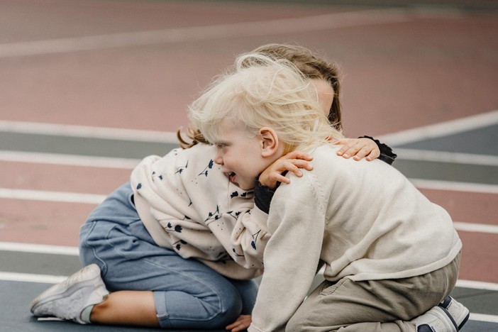 Educazione sessuo-affettiva nelle scuole, l’Associazione Pedagogisti promuove la scelta: “C’è l’urgenza sociale di aiutare i bambini a costruire relazioni sane”
