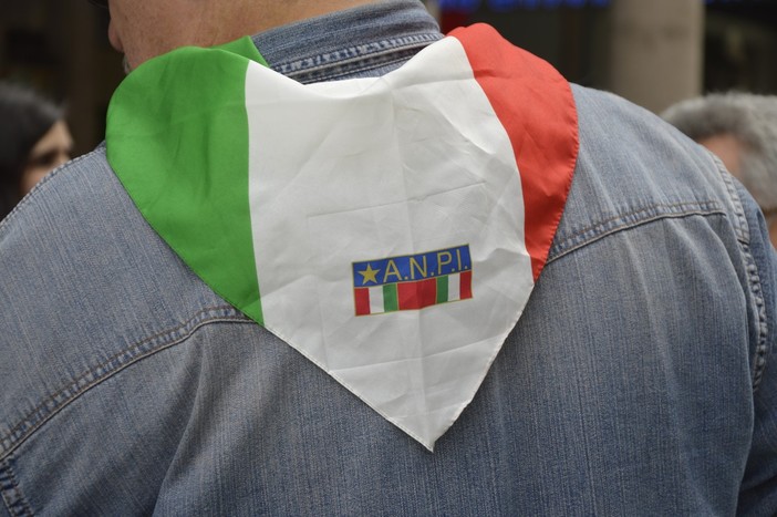 Sturla, blitz contro l'Anpi: "Partigiano assassino"