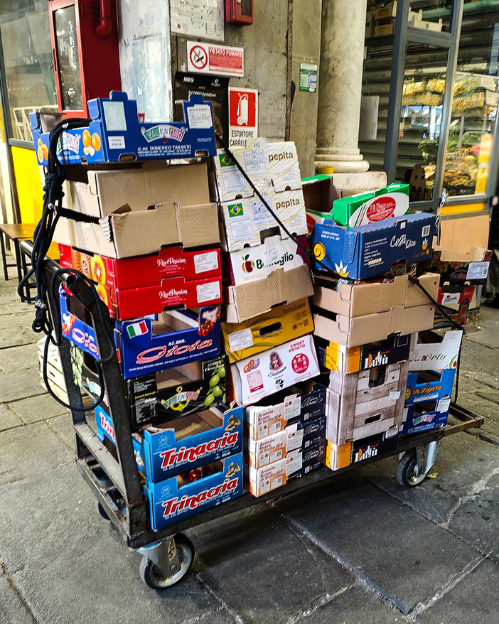 AMIU: Al via al Mercato Orientale il nuovo servizio sperimentale per la raccolta differenziata "EcoStop"