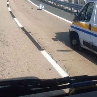 Foto tratta dal gruppo Facebook 'Viabilità Genova' Foto tratta dal gruppo Facebook 'Viabilità Genova'