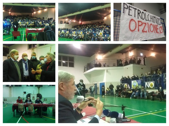 Petrolchimico, Bucci fischiato all'assemblea al Buranello: "Fai gli interessi delle aziende" (FOTO e VIDEO) Petrolchimico, Bucci fischiato all'assemblea al Buranello: "Fai gli interessi delle aziende" (FOTO e VIDEO)