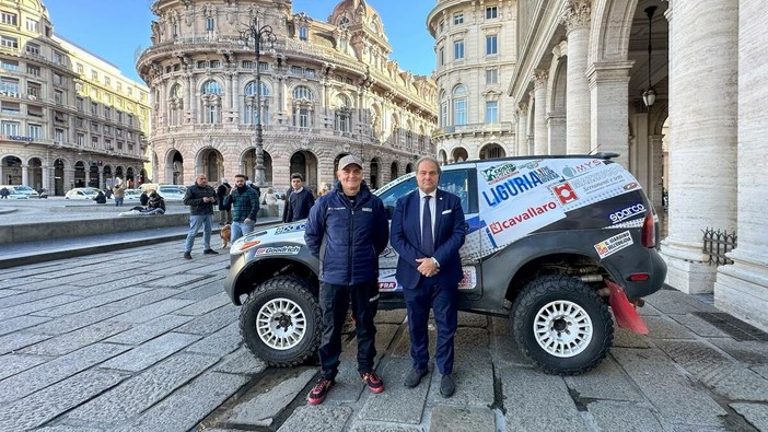 Presentata la vettura sponsorizzata dalla Regione che parteciperà alla prossima Dakar Presentata la vettura sponsorizzata dalla Regione che parteciperà alla prossima Dakar