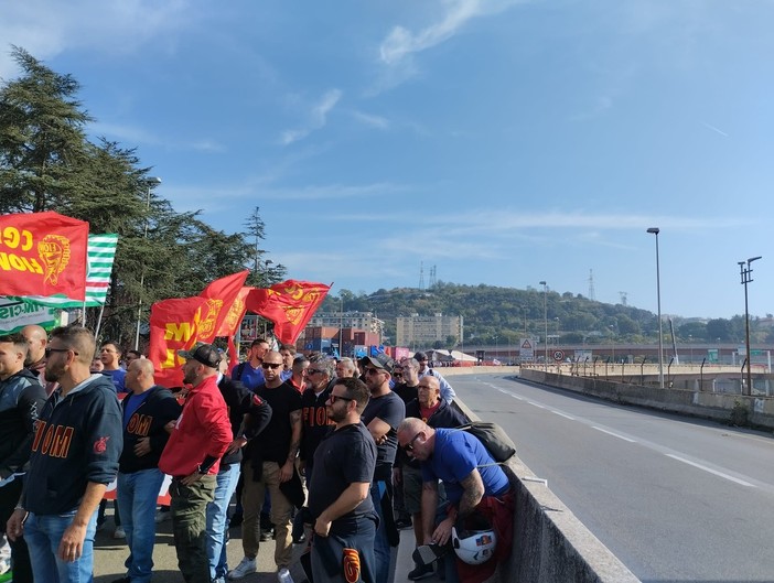 Ansaldo Energia, Toti e Bucci: "Nessuna vertenza legittima azioni che danneggiano altri lavoratori. Bloccare l'aeroporto non aiuta il dialogo"