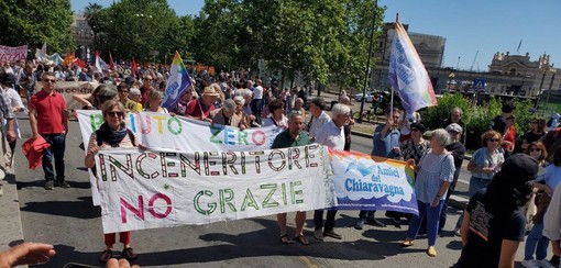 Genova, volantinaggio promosso dagli Amici del Chiaravagna contro l’inceneritore