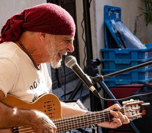 È morto Aldo Ascolese, la voce genovese che ha raccontato la città attraverso la musica È morto Aldo Ascolese, la voce genovese che ha raccontato la città attraverso la musica
