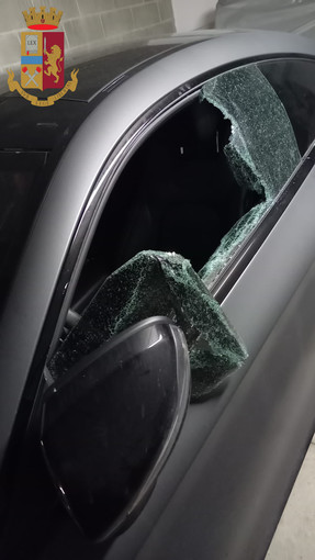 Danneggiano auto di un giocatore del Genoa. Denunciati