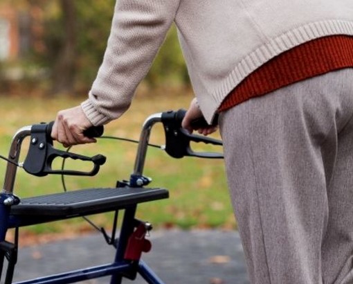 Genova, 90enne indagata per disturbo della quiete: tv troppo alta