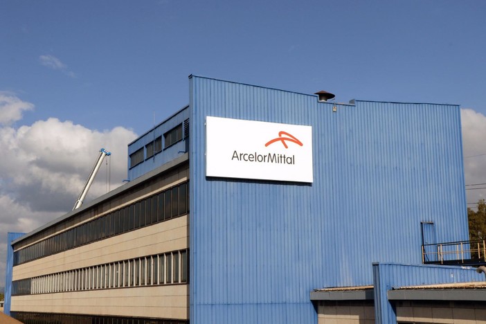 Il Partito Comunista Italiano su Arcelor Mittal: &quot;Lo stato intervenga con tutti i mezzi necessari&quot;