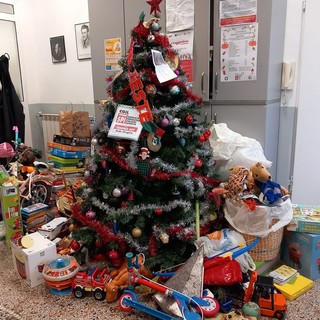Oregina, doni sotto l’albero e iniziative per i più piccini per la ‘Festa di Natale’