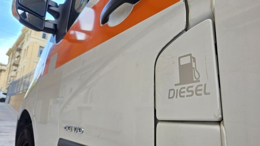 Caro-carburanti, l’allarme della Croce Bianca: “Il sistema rischia di saltare”