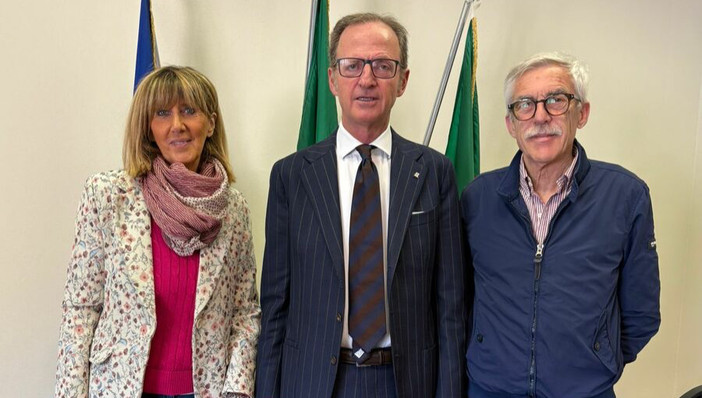Sanità, l'assessore Nicolò incontra il medico soccorso dagli alpini: "Esempio di efficienza nell'emergenza" Sanità, l'assessore Nicolò incontra il medico soccorso dagli alpini: "Esempio di efficienza nell'emergenza"