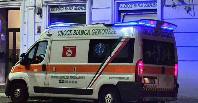 Notte di Pasqua violenta in centro: rissa in via XX Settembre e rapina per una sigaretta