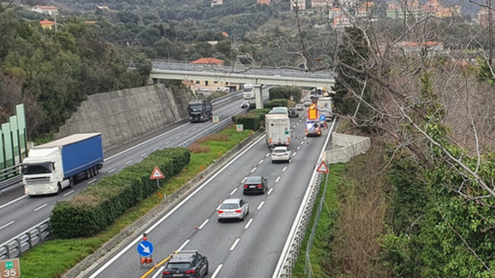 A10, prevista una domenica pomeriggio di code in direzione Genova e Savona