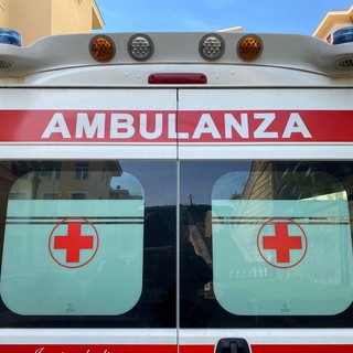 Genova: si arrampica su terrazzo e cade, tragedia sfiorata a Cornigliano