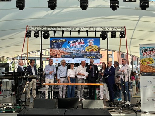Fugassa Festival, il Porto Antico si riempie per la focaccia genovese: boom di presenze alla prima giornata