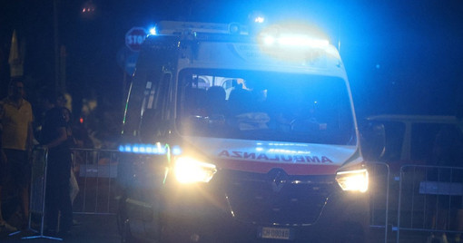 Perde il controllo dello scooter e finisce sull'asfalto: ferito un sedicenne Perde il controllo dello scooter e finisce sull'asfalto: ferito un sedicenne