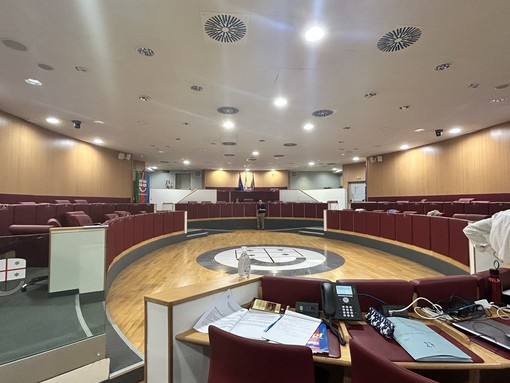 Consiglio regionale, aria condizionata in tilt: seduta sospesa per un’ora Consiglio regionale, aria condizionata in tilt: seduta sospesa per un’ora
