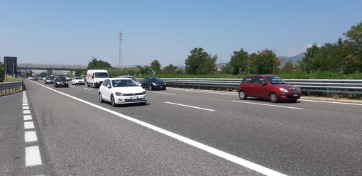 Stangata carburanti, l’esodo estivo costa caro: diesel su del 26% rispetto a un anno fa Stangata carburanti, l’esodo estivo costa caro: diesel su del 26% rispetto a un anno fa