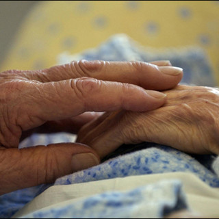 Politiche sociali: 1,8 milioni di euro per l’invecchiamento attivo e il sostegno alle fragilità degli anziani Politiche sociali: 1,8 milioni di euro per l’invecchiamento attivo e il sostegno alle fragilità degli anziani