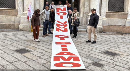 Disagi sui bus Amt, Assoutenti: "Sospendere subito gli aumenti delle tariffe"