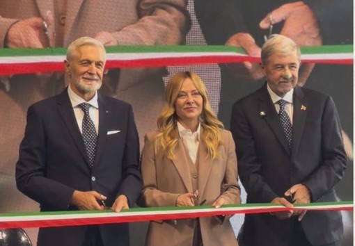 Salone Nautico, Salis esclusa dal palco con Meloni per il taglio del nastro: "È stato un peccato" Salone Nautico, Salis esclusa dal palco con Meloni per il taglio del nastro: "È stato un peccato"