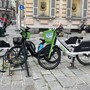 Bike sharing, basta parcheggi 'selvaggi' delle bici elettriche: scatta il piano per fermare il caos