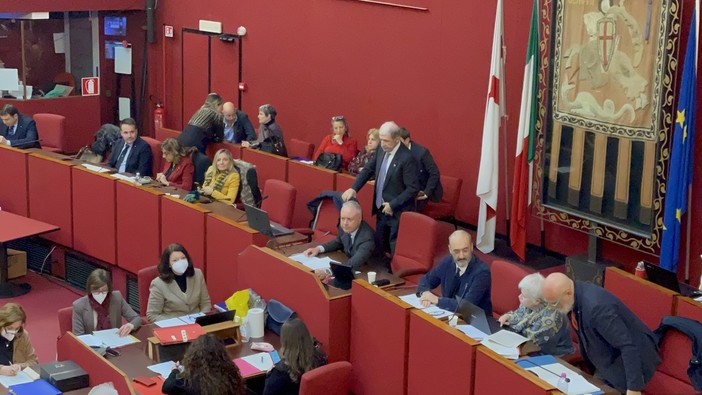Bucci non è più il sindaco di Genova: “Lasciamo una città migliore di come l’abbiamo trovata” Bucci non è più il sindaco di Genova: “Lasciamo una città migliore di come l’abbiamo trovata”