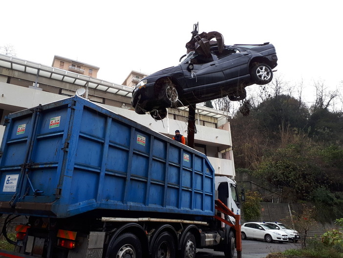 Begato, rimosse 23 auto abbandonate e bonificate alcune vie Begato, rimosse 23 auto abbandonate e bonificate alcune vie