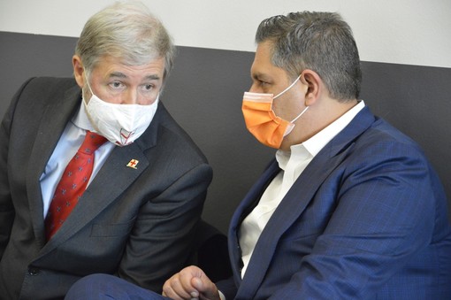 Molestie sull'autobus, Bucci e Toti ci schierano con Kimberly contro la violenza di genere Molestie sull'autobus, Bucci e Toti ci schierano con Kimberly contro la violenza di genere