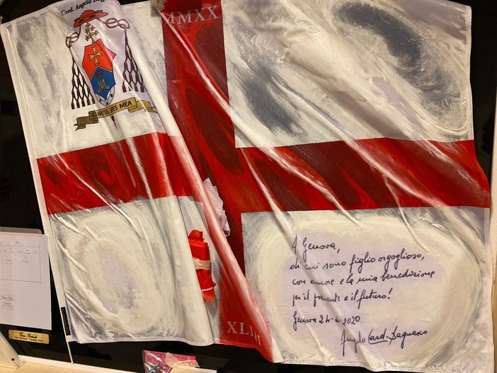 Una bandiera "artistica" e un contributo ai buoni spesa per Genova dalla Onlus Riccardo Traverso