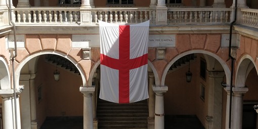 Festa della Bandiera: 2 call fotografiche per il balcone e la vetrina dedicate a San Giorgio