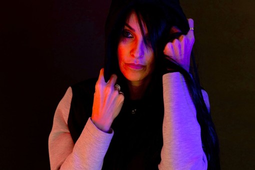 VenerdIndie - Un nuovo singolo per rimettersi in gioco: Barbara Luna presenta &quot;‘L’Armadio accanto alla finestra&quot;