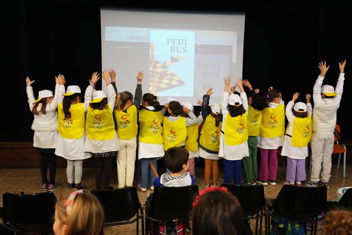 Al via il Pedibus 2025/2026 della scuola primaria “Mazzini” dell’IC Castelletto Al via il Pedibus 2025/2026 della scuola primaria “Mazzini” dell’IC Castelletto