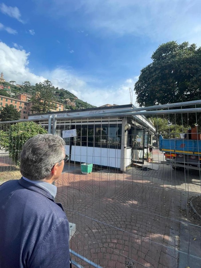 Recco, il bar in lungomare Bettolo sarà demolito. Il sindaco Gandolfo: "E' un'opera abusiva"