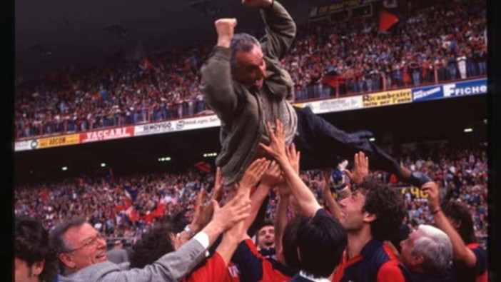 Addio a Osvaldo Bagnoli, l'eroe operaio che portò il Genoa a fare la storia Addio a Osvaldo Bagnoli, l'eroe operaio che portò il Genoa a fare la storia