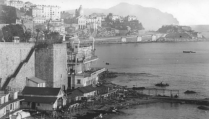 Meraviglie e leggende di Genova - Quando alla Foce c’erano i Bagni della Strega Meraviglie e leggende di Genova - Quando alla Foce c’erano i Bagni della Strega