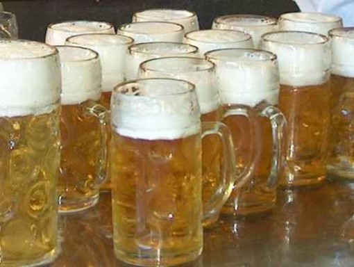 Consumo di birra in aumento nell'ultimo mese, ma Coldiretti lancia l'allarme: "Il clima instabile taglia del 15% la produzione italiana di orzo"