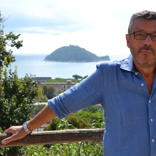 Brunetto (Lega): "Abbiamo chiesto al Governo di ridurre la distanza minima fra gli ombrelloni in spiaggia"