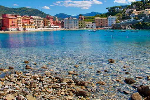 Sestri Levante, la Baia del Silenzio diventa una vasca naturale per il nuoto invernale