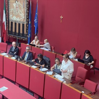 Lettera ai Civ, scoppia il caso in Consiglio Comunale. Beghin: “Obiettivo tutelare i negozianti dalla propaganda politica” ma è bufera Lettera ai Civ, scoppia il caso in Consiglio Comunale. Beghin: “Obiettivo tutelare i negozianti dalla propaganda politica” ma è bufera