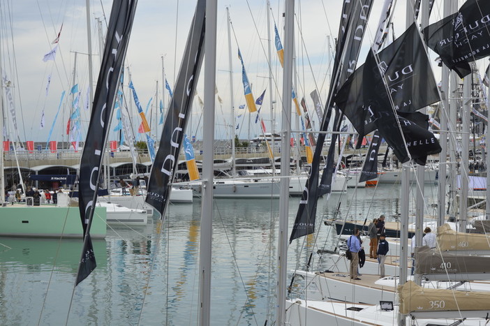 Salone Nautico, Toti: "Protocollo anti covid, vaccini e tamponi per visitatori e espositori" Salone Nautico, Toti: "Protocollo anti covid, vaccini e tamponi per visitatori e espositori"