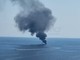 Brucia una barca tra Ospedaletti e Bordighera: Guardia Costiera salva 50enne francese partito da Genova (Video)