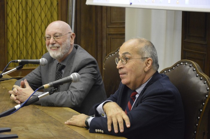 "Bond va in soffitta", nel futuro gli 007 sempre più in azione dietro al computer