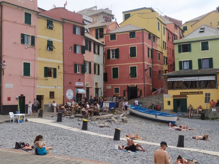 Boccadasse, l'ordinanza anti movida arriva a fine estate, ma ai commercianti preoccupa una futura proroga Boccadasse, l'ordinanza anti movida arriva a fine estate, ma ai commercianti preoccupa una futura proroga